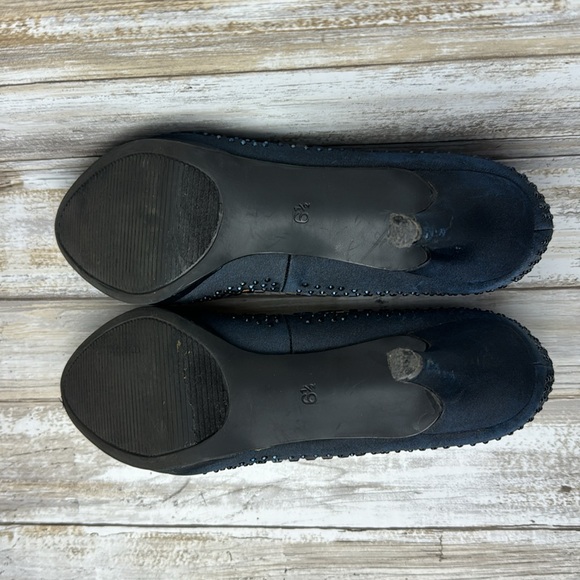 KELLY & Katie Sparkly Pumps - Picture 5 of 6